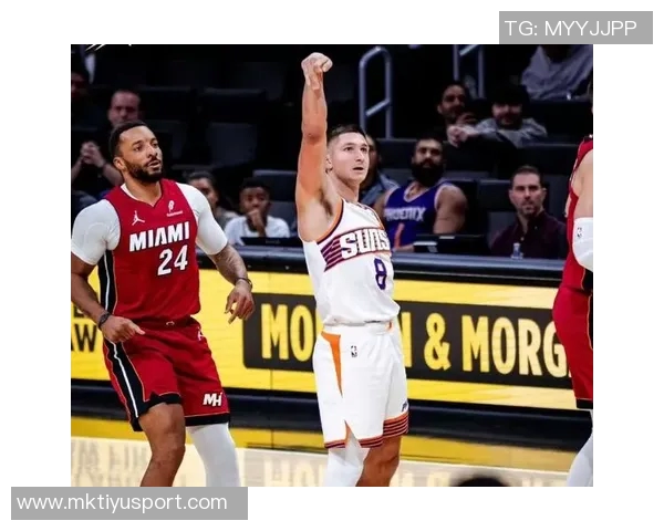 格雷森阿伦称赞布克传球能力称自己会积极跑位配合突破